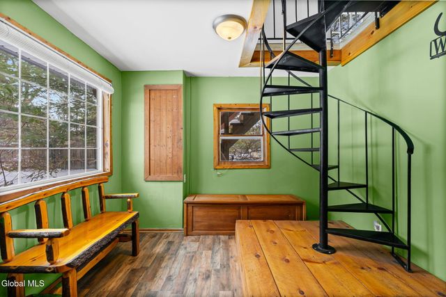 147 Beach Road, Halfmoon, NY 12065