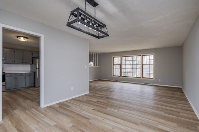 1217 JAKE LN, Columbia, MO 65203