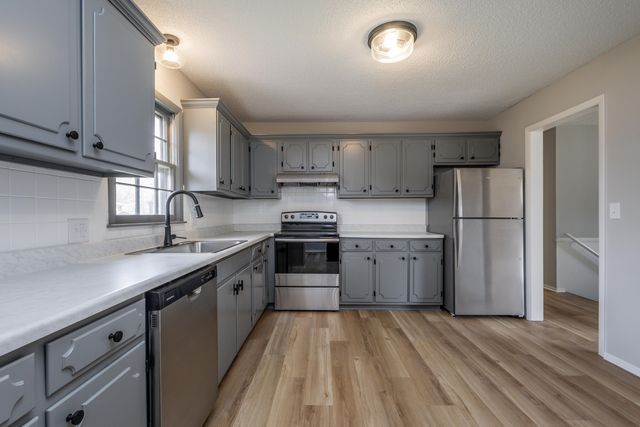 1217 JAKE LN, Columbia, MO 65203