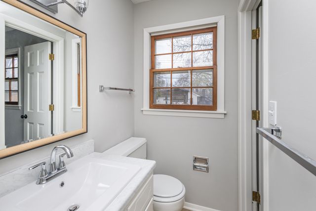 1217 JAKE LN, Columbia, MO 65203