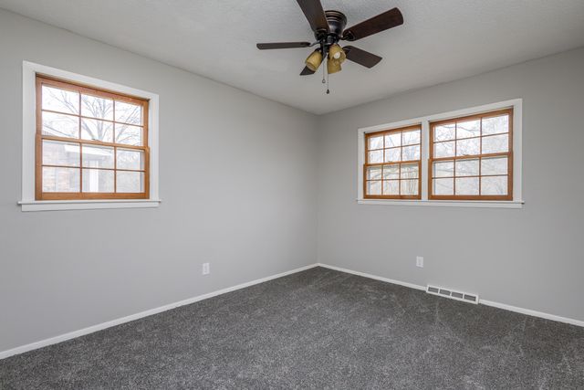 1217 JAKE LN, Columbia, MO 65203
