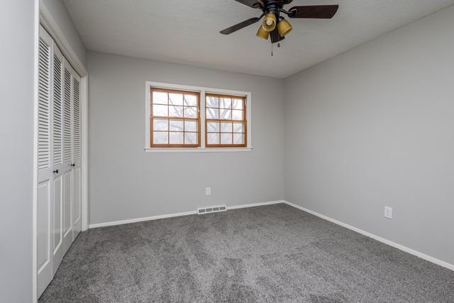 1217 JAKE LN, Columbia, MO 65203