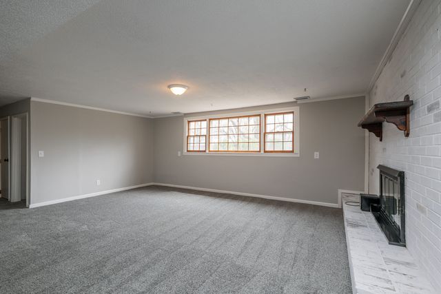 1217 JAKE LN, Columbia, MO 65203