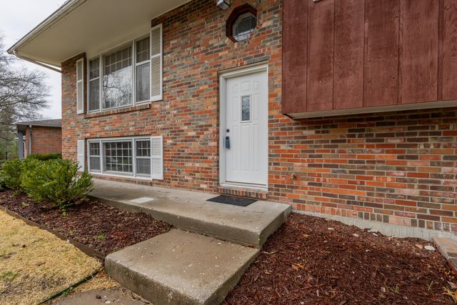 1217 JAKE LN, Columbia, MO 65203