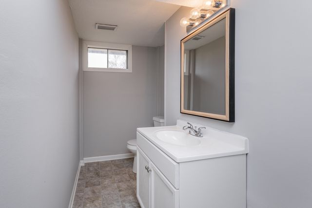 1217 JAKE LN, Columbia, MO 65203