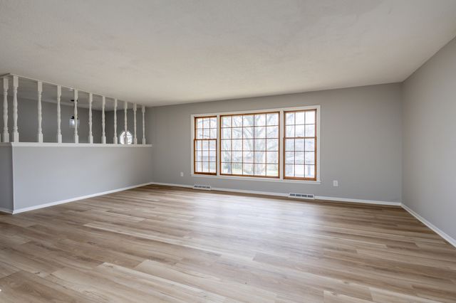 1217 JAKE LN, Columbia, MO 65203