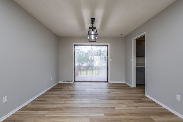 1217 JAKE LN, Columbia, MO 65203