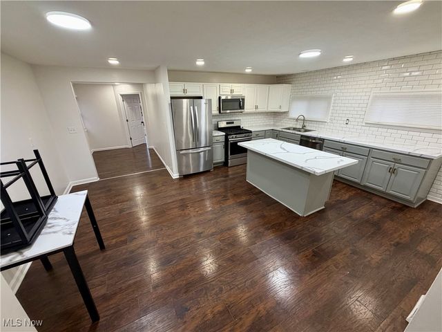 33765 Henwell Road, Columbia Station, OH 44028