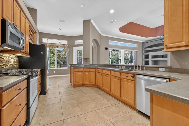 20606 QUEEN ALEXANDRA DRIVE, Leesburg, FL 34748