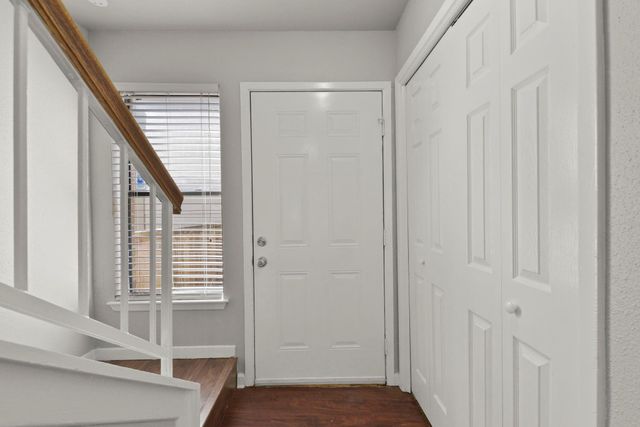 6 E Willowood Court, The Woodlands, TX 77381