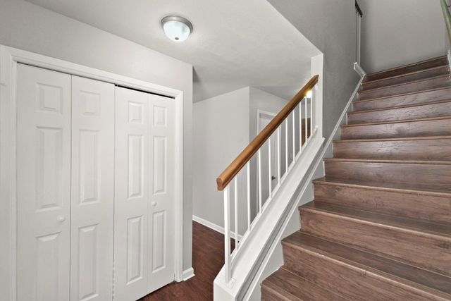 6 E Willowood Court, The Woodlands, TX 77381