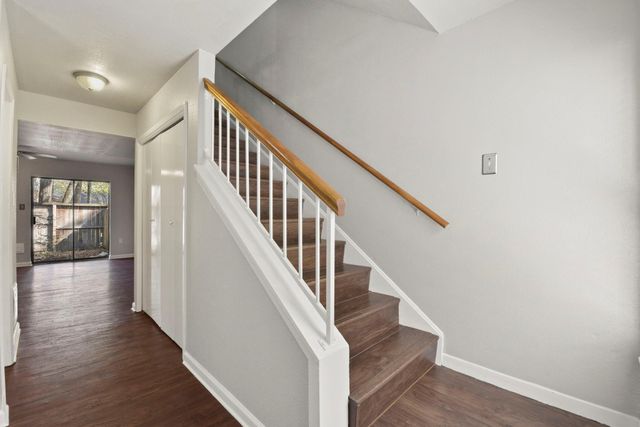 6 E Willowood Court, The Woodlands, TX 77381