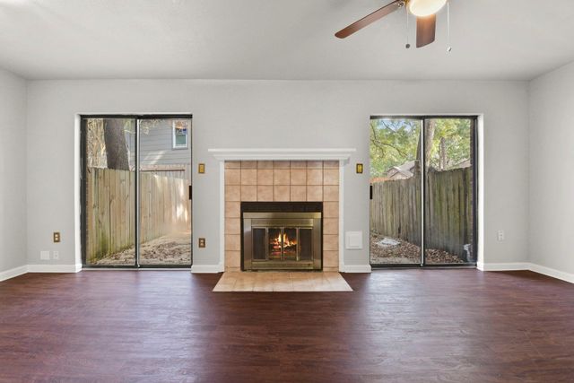 6 E Willowood Court, The Woodlands, TX 77381