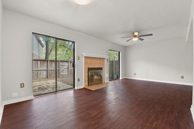 6 E Willowood Court, The Woodlands, TX 77381