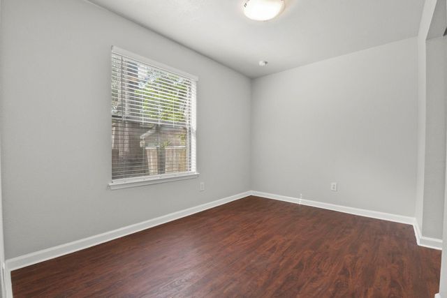 6 E Willowood Court, The Woodlands, TX 77381