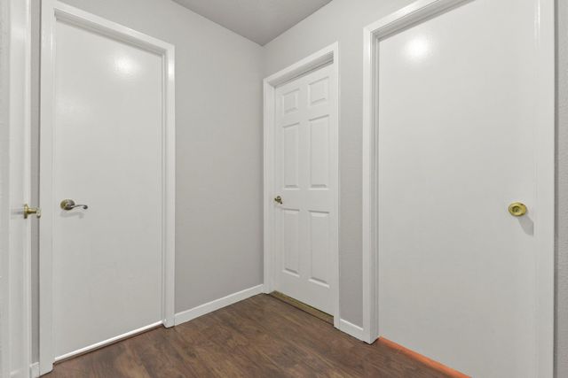 6 E Willowood Court, The Woodlands, TX 77381