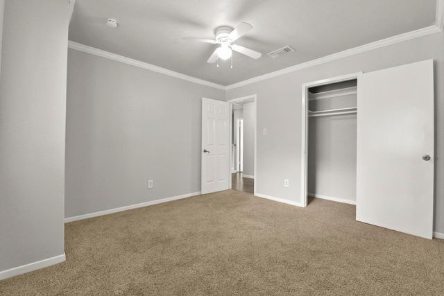 6 E Willowood Court, The Woodlands, TX 77381