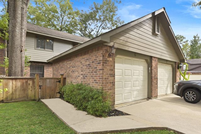 6 E Willowood Court, The Woodlands, TX 77381