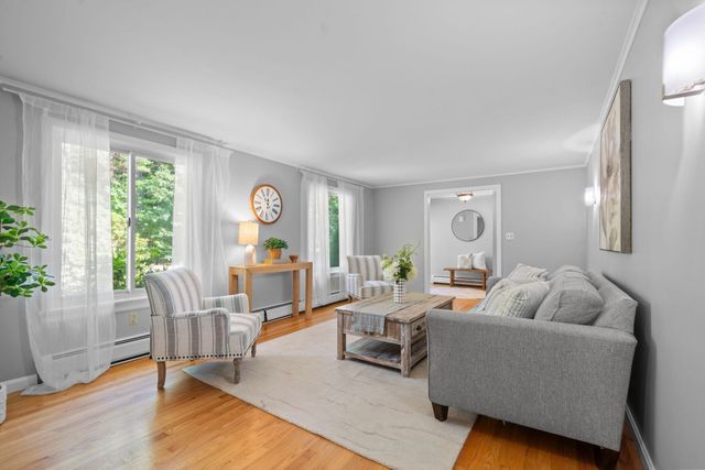 23 Middle Dunstable Road, Nashua, NH 03062