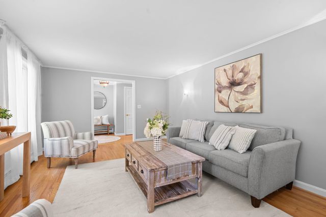 23 Middle Dunstable Road, Nashua, NH 03062
