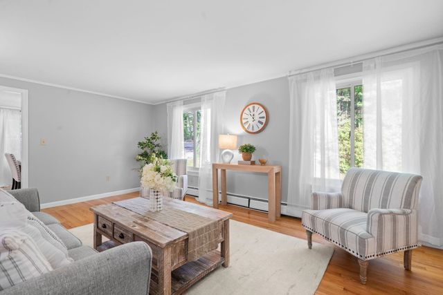 23 Middle Dunstable Road, Nashua, NH 03062