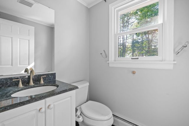 23 Middle Dunstable Road, Nashua, NH 03062