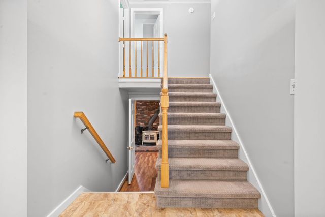 23 Middle Dunstable Road, Nashua, NH 03062