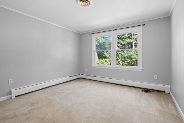 23 Middle Dunstable Road, Nashua, NH 03062