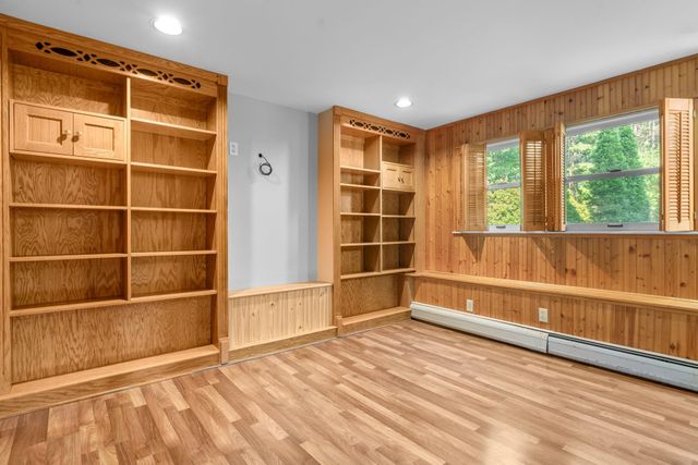 23 Middle Dunstable Road, Nashua, NH 03062