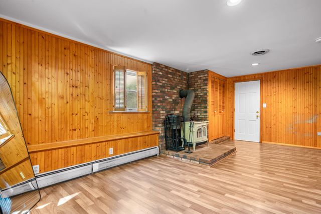 23 Middle Dunstable Road, Nashua, NH 03062