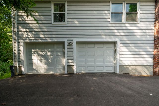 23 Middle Dunstable Road, Nashua, NH 03062