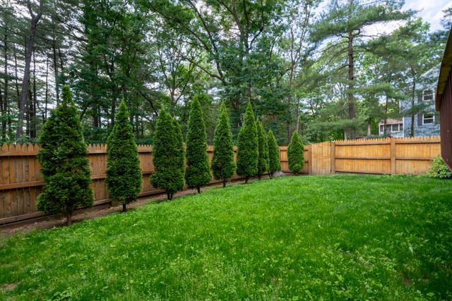 23 Middle Dunstable Road, Nashua, NH 03062