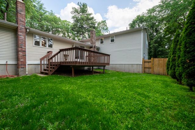 23 Middle Dunstable Road, Nashua, NH 03062