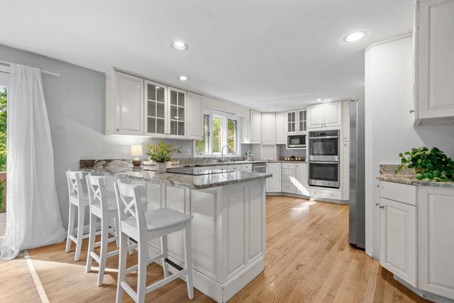 23 Middle Dunstable Road, Nashua, NH 03062