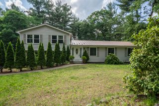 23 Middle Dunstable Road, Nashua, NH 03062