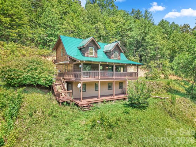 2560 Round Hill Road, Bryson City, NC 28713