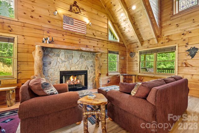 2560 Round Hill Road, Bryson City, NC 28713