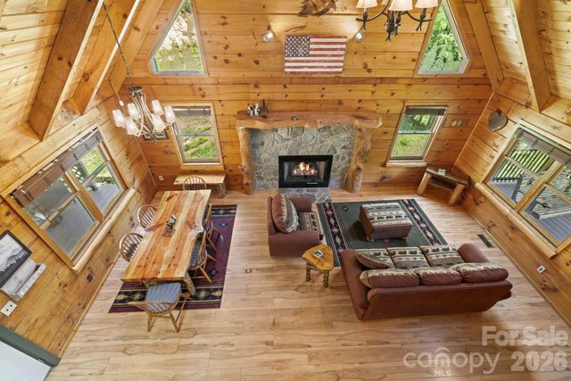 2560 Round Hill Road, Bryson City, NC 28713
