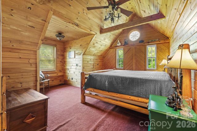 2560 Round Hill Road, Bryson City, NC 28713