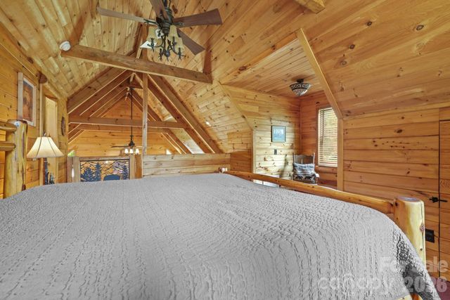 2560 Round Hill Road, Bryson City, NC 28713