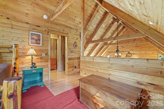 2560 Round Hill Road, Bryson City, NC 28713