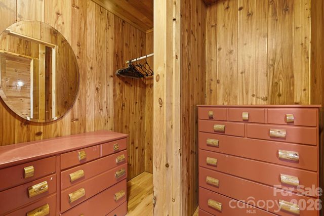 2560 Round Hill Road, Bryson City, NC 28713