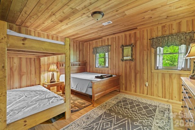 2560 Round Hill Road, Bryson City, NC 28713