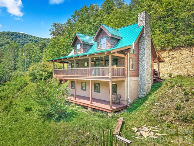 2560 Round Hill Road, Bryson City, NC 28713