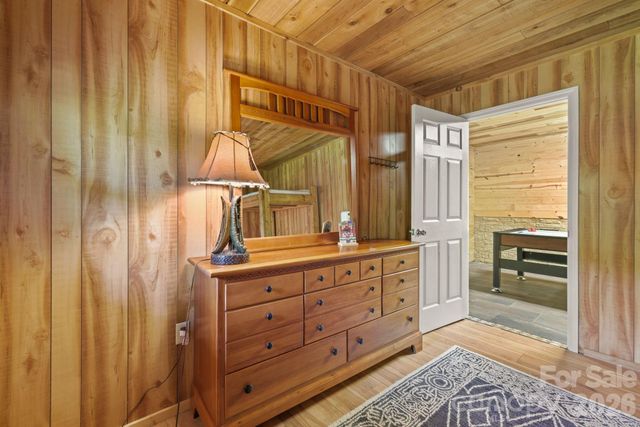 2560 Round Hill Road, Bryson City, NC 28713