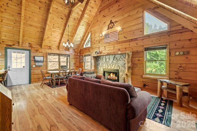 2560 Round Hill Road, Bryson City, NC 28713
