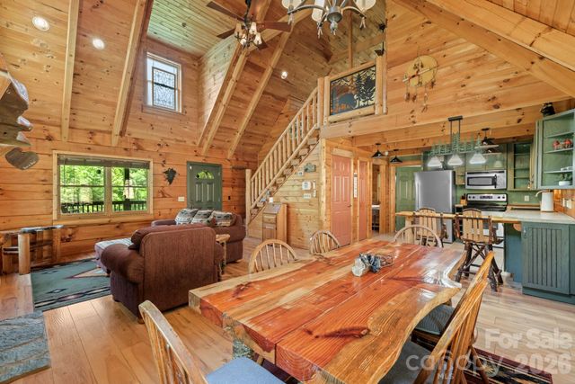 2560 Round Hill Road, Bryson City, NC 28713