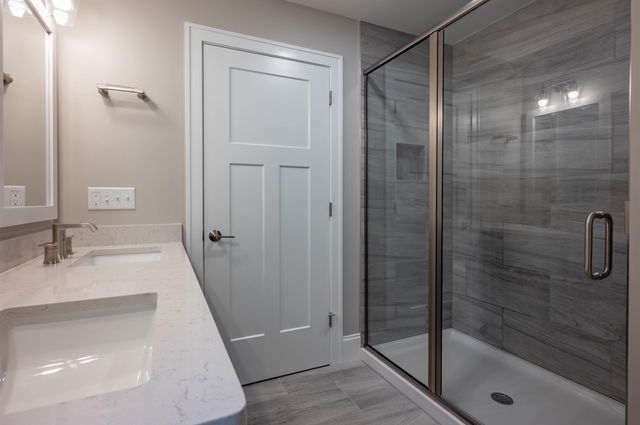17 Wilderness Drive, Nashua, NH 03062