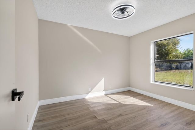 24 Crossings Circle D, Boynton Beach, FL 33435