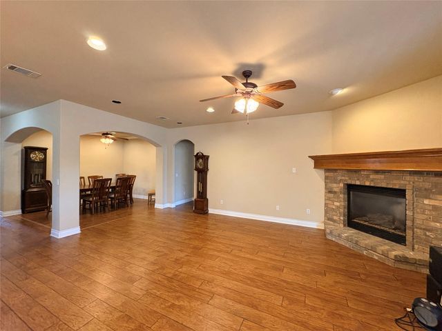 4802 Hidden Springs TRL, Georgetown, TX 78633